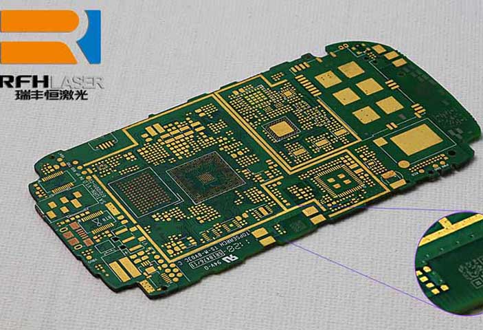 PCB 보드의 UV 레이저 마킹 QR 코드